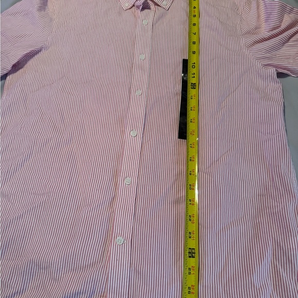 Banana republic standard fit button down short sleeve shirt, medium. NWT - Picture 4 of 6